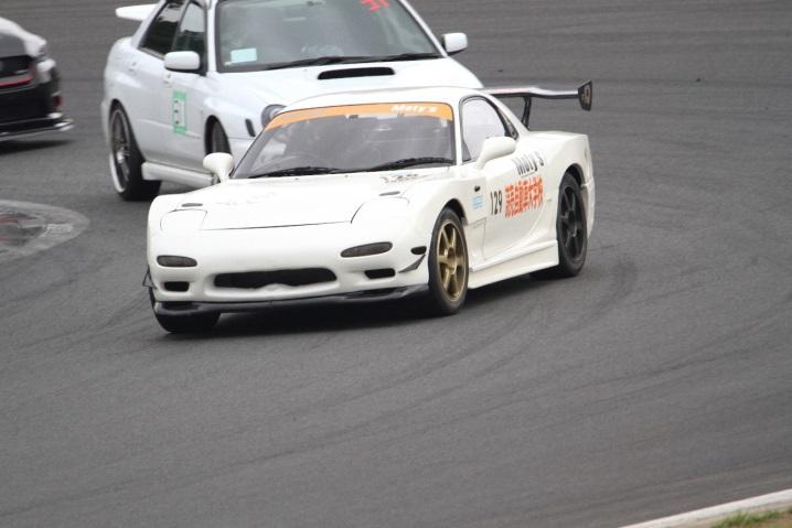 残り約1時間の所でRX-7 FD3Sがガス欠。予想よりRX-7 FD3Sの燃費が悪いです。